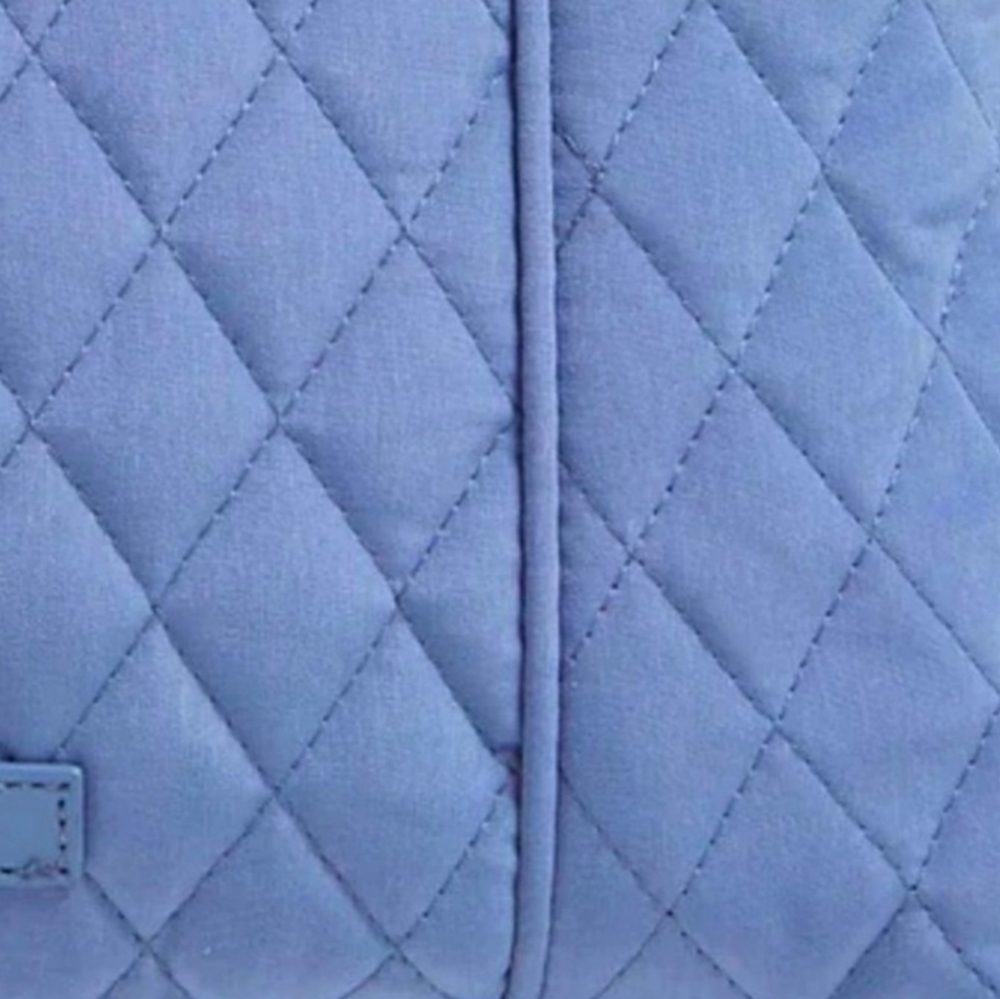 ๐ Vera Bradley Soft Quilted Crossbody Hipster Zip Closure Bag Light Blue, NEW - Picture 4 of 8